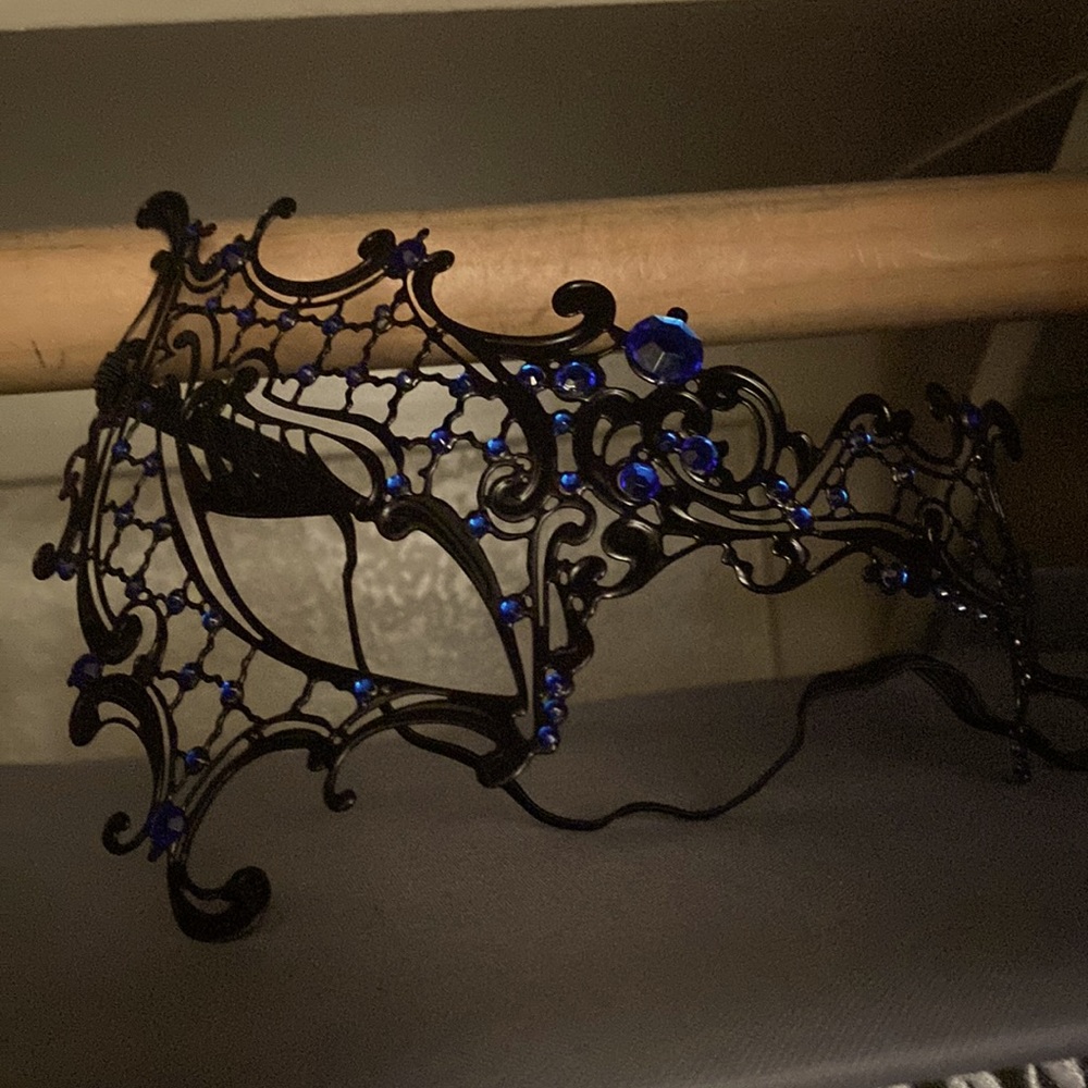 Masquerade ball mask